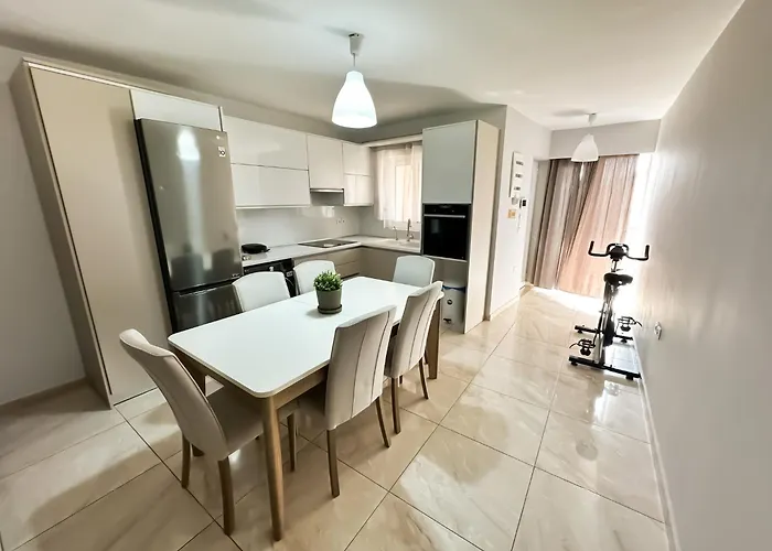 Seabreeze By Ro Apartman